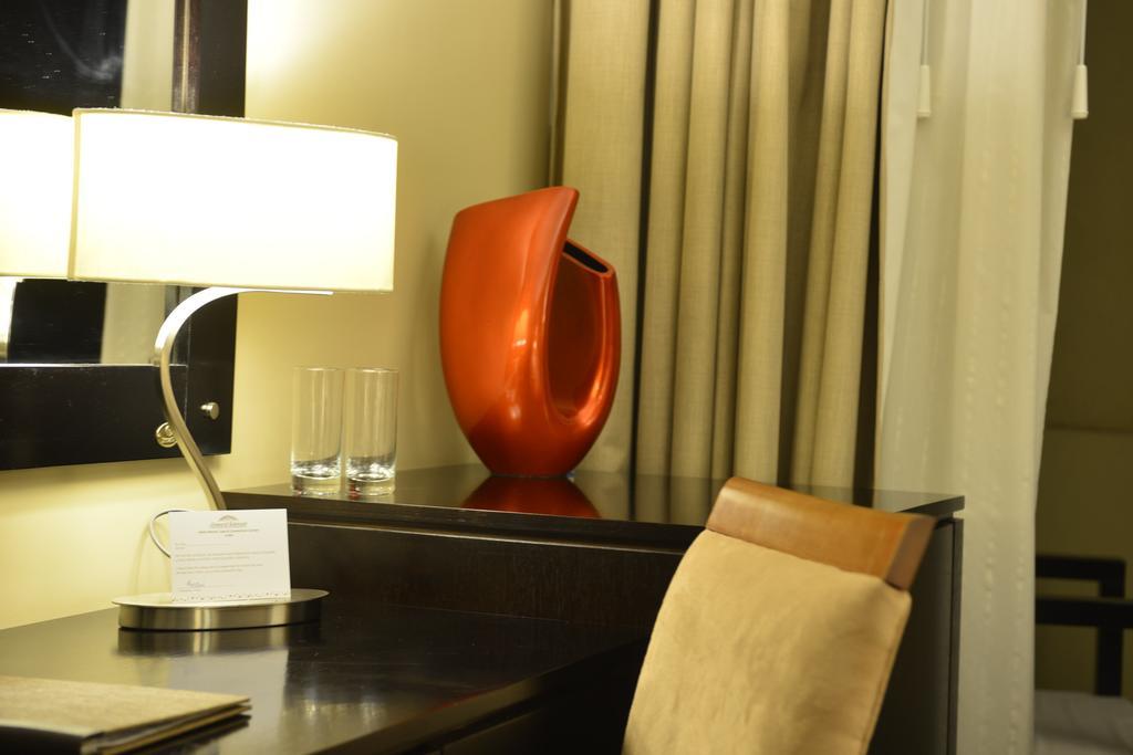 Howard Johnson Plaza Resort Luján Room photo
